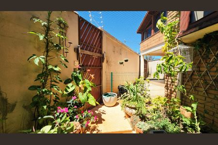 Casa à venda com 193m², 3 quartos e 2 vagas Casa à venda com 193m², 3 quartos e 2 vagasQuintal