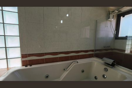 Casa à venda com 193m², 3 quartos e 2 vagas Casa à venda com 193m², 3 quartos e 2 vagasBanheiro da Suíte