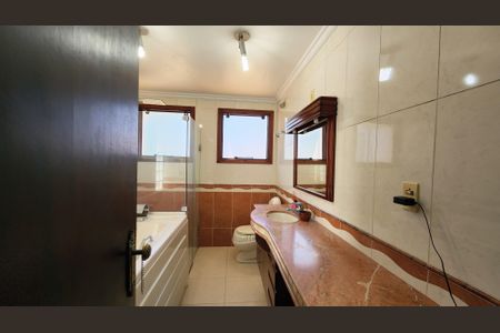 Casa à venda com 193m², 3 quartos e 2 vagas Casa à venda com 193m², 3 quartos e 2 vagasBanheiro da Suíte