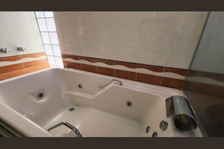 Casa à venda com 193m², 3 quartos e 2 vagas Casa à venda com 193m², 3 quartos e 2 vagasBanheiro da Suíte