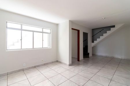 Sala de casa para alugar com 3 quartos, 186m² em Jardim Primavera, São Paulo