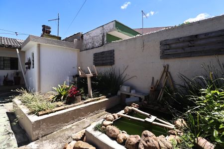 Casa à venda com 104m², 2 quartos e 3 vagas Casa à venda com 104m², 2 quartos e 3 vagasQuintal