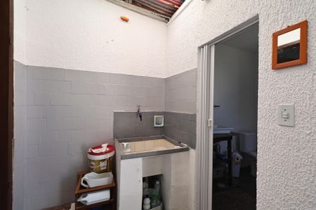 Casa à venda com 104m², 2 quartos e 3 vagas Casa à venda com 104m², 2 quartos e 3 vagasLavanderia