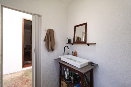 Casa à venda com 104m², 2 quartos e 3 vagas Casa à venda com 104m², 2 quartos e 3 vagasBanheiro