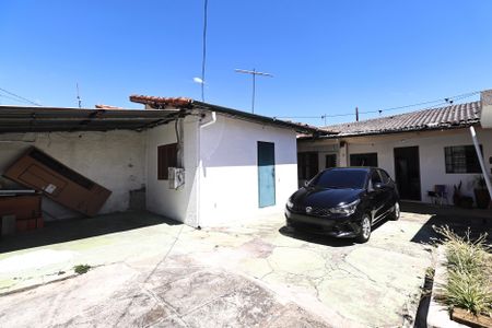 Casa à venda com 104m², 2 quartos e 3 vagas Casa à venda com 104m², 2 quartos e 3 vagasGaragem