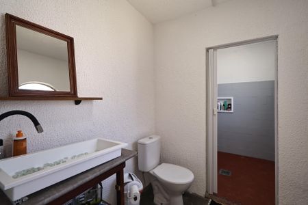 Casa à venda com 104m², 2 quartos e 3 vagas Casa à venda com 104m², 2 quartos e 3 vagasBanheiro