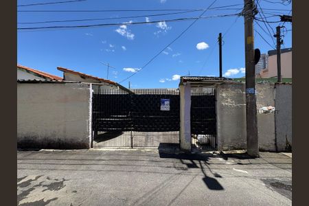 Casa à venda com 104m², 2 quartos e 3 vagas Casa à venda com 104m², 2 quartos e 3 vagasFachada + plaquinha