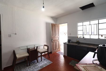 Casa à venda com 104m², 2 quartos e 3 vagas Casa à venda com 104m², 2 quartos e 3 vagasCozinha