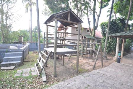 Casa de condomínio para alugar com 220m², 3 quartos e 2 vagasÁrea comum - Playground