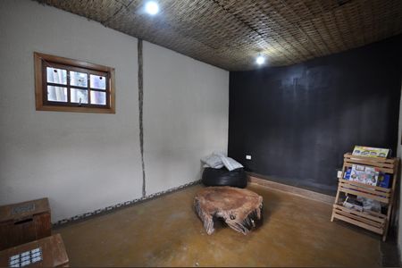 Casa de condomínio para alugar com 220m², 3 quartos e 2 vagasBrinquedoteca