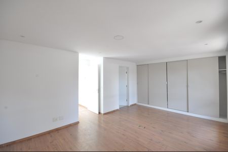 Casa de condomínio para alugar com 220m², 3 quartos e 2 vagasSuíte 1