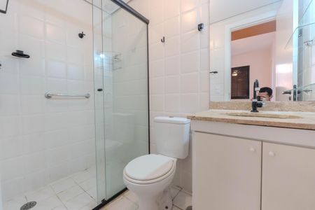 Banheiro de apartamento para alugar com 1 quarto, 48m² em Consolação, São Paulo