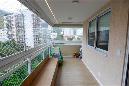 Sala de apartamento para alugar com 3 quartos, 93m² em Tijuca, Rio de Janeiro