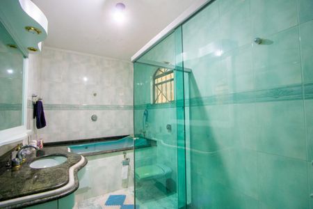 Casa à venda com 250m², 3 quartos e 2 vagasBanheiro do quarto 1