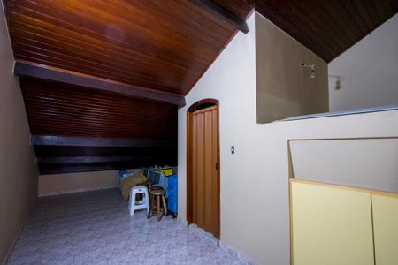 Casa à venda com 250m², 3 quartos e 2 vagasSótão