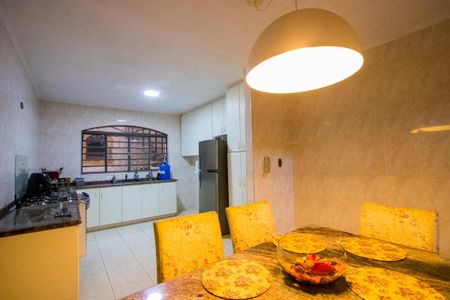 Casa à venda com 250m², 3 quartos e 2 vagasCopa/Cozinha