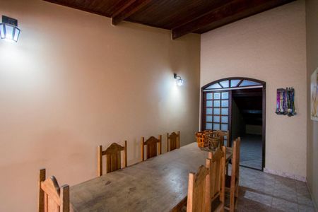 Casa à venda com 250m², 3 quartos e 2 vagasEspaço gourmet