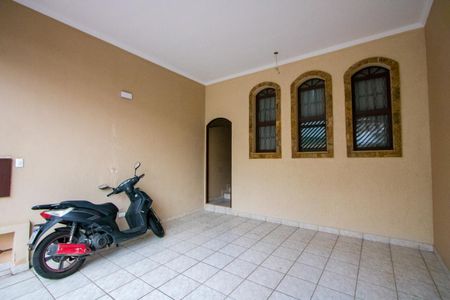 Casa à venda com 250m², 3 quartos e 2 vagasGaragem