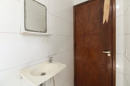 Casa de condomínio para alugar com 70m², 2 quartos e sem vagaBanheiro