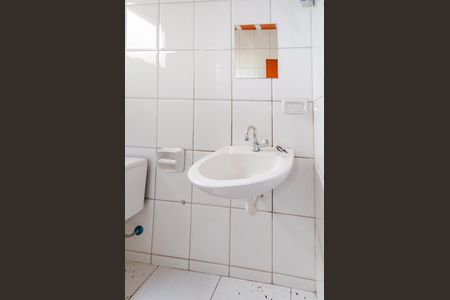Banheiro de kitnet/studio para alugar com 1 quarto, 32m² em Nova Granada, Belo Horizonte