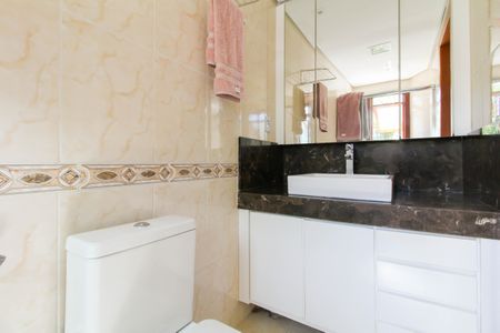 Apartamento à venda com 84m², 2 quartos e 2 vagas Apartamento à venda com 84m², 2 quartos e 2 vagasBanheiro da Suíte