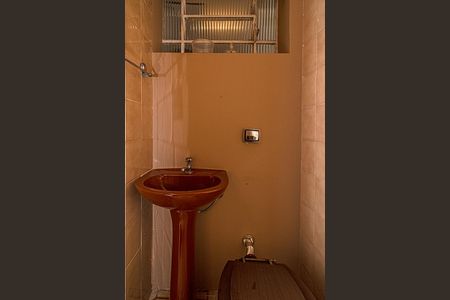 lavabo_3 de casa para alugar com 3 quartos, 120m² em Vila Nair, São Paulo