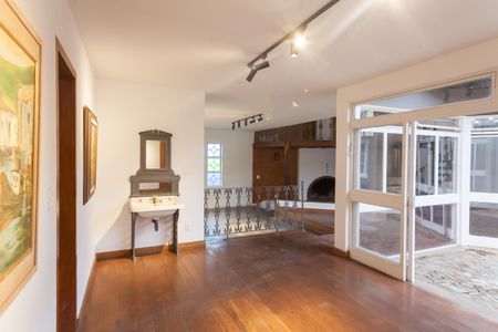 sala de casa de condomínio para alugar com 4 quartos, 350m² em Condomínio Retiro das Pedras, Brumadinho