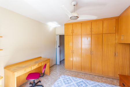 Casa à venda com 214m², 2 quartos e 2 vagas