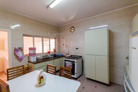 Casa à venda com 214m², 2 quartos e 2 vagas