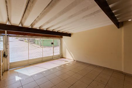 Casa à venda com 214m², 2 quartos e 2 vagas