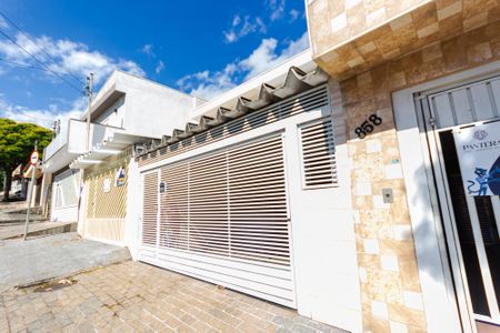 Casa à venda com 214m², 2 quartos e 2 vagas