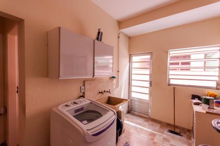 Casa à venda com 214m², 2 quartos e 2 vagas