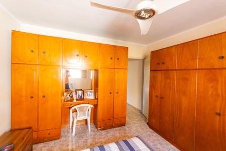 Casa à venda com 214m², 2 quartos e 2 vagas