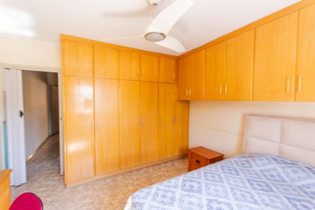 Casa à venda com 214m², 2 quartos e 2 vagas