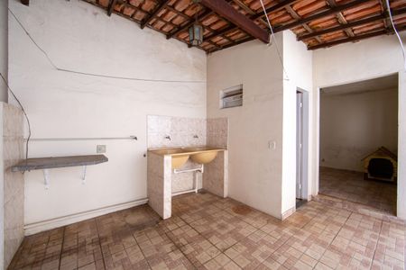 Casa à venda com 200m², 3 quartos e 5 vagas Casa à venda com 200m², 3 quartos e 5 vagasAREA DE SERVICO