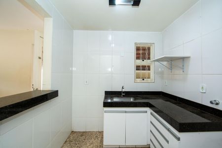 Casa à venda com 200m², 3 quartos e 5 vagas Casa à venda com 200m², 3 quartos e 5 vagasCOZINHA