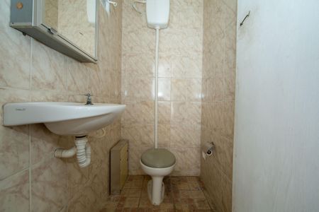 Casa à venda com 200m², 3 quartos e 5 vagas Casa à venda com 200m², 3 quartos e 5 vagasBANHEIRO3