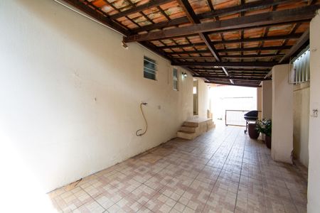 Casa à venda com 200m², 3 quartos e 5 vagas Casa à venda com 200m², 3 quartos e 5 vagasAREA EXTERNA