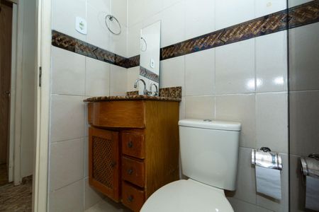 Casa à venda com 200m², 3 quartos e 5 vagas Casa à venda com 200m², 3 quartos e 5 vagasBANHEIRO1