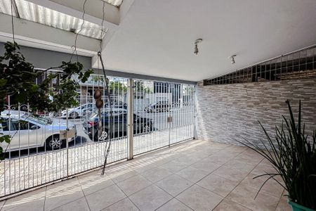 Casa à venda com 227m², 2 quartos e 2 vagasGaragem