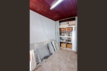 Casa à venda com 227m², 2 quartos e 2 vagasQuarto de Serviço