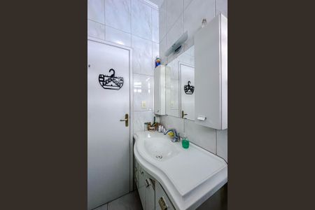 Casa à venda com 227m², 2 quartos e 2 vagasBanheiro 2