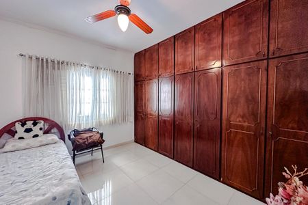Casa à venda com 227m², 2 quartos e 2 vagasQuarto 1