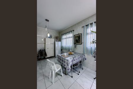 Casa à venda com 227m², 2 quartos e 2 vagasCozinha