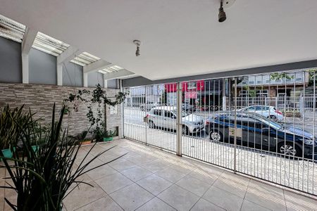 Casa à venda com 227m², 2 quartos e 2 vagasGaragem