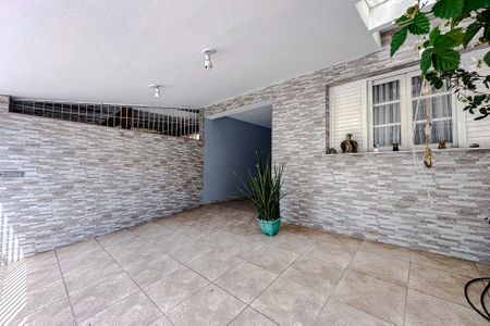 Casa à venda com 227m², 2 quartos e 2 vagasGaragem