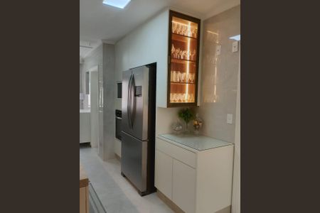 Apartamento à venda com 100m², 4 quartos e 2 vagasCOZINHA