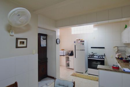 Casa à venda com 330m², 4 quartos e 3 vagasCozinha