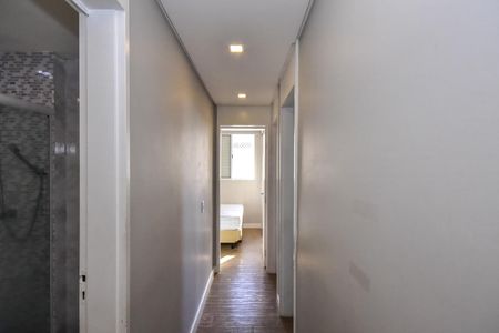 Corredor de apartamento à venda com 3 quartos, 56m² em Vila Pirajussara, São Paulo