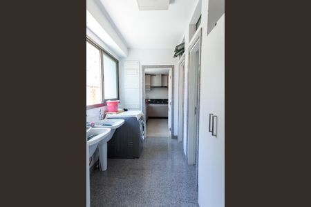 Apartamento à venda com 180m², 4 quartos e 3 vagas Apartamento à venda com 180m², 4 quartos e 3 vagasÁrea de Serviço